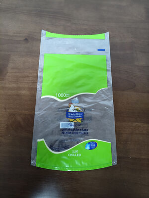 Personalizza la stampa del logo su sacchetti di pollo congelati termoretraibili trasparenti